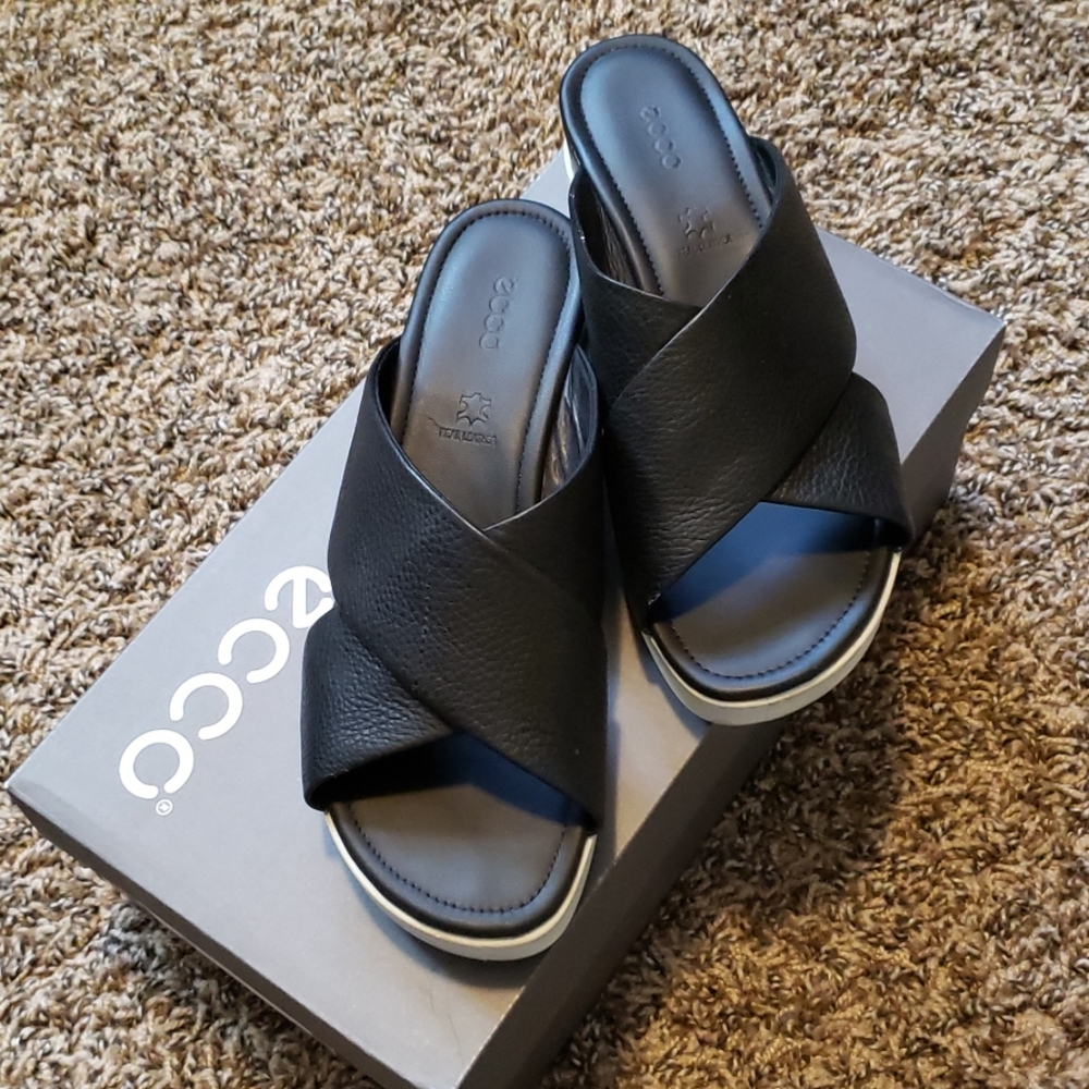Ecco black cross sandal, size 6 to 6.5
